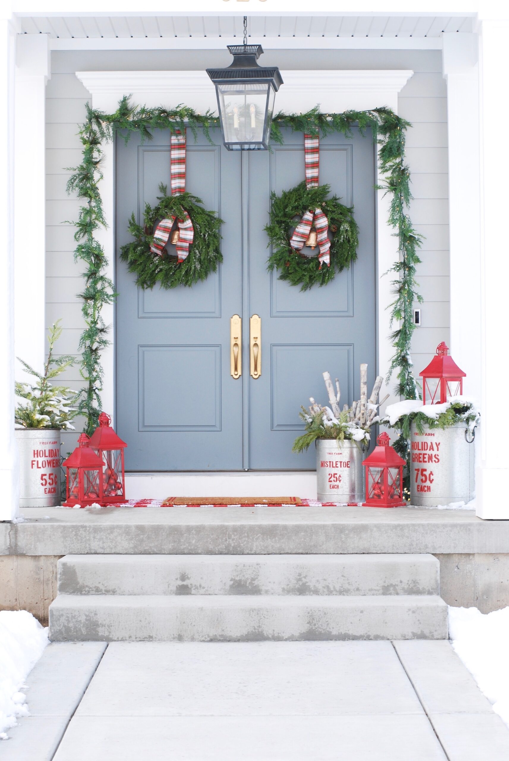 Holiday Home Tour-Christmas Porch - Home By Heidi